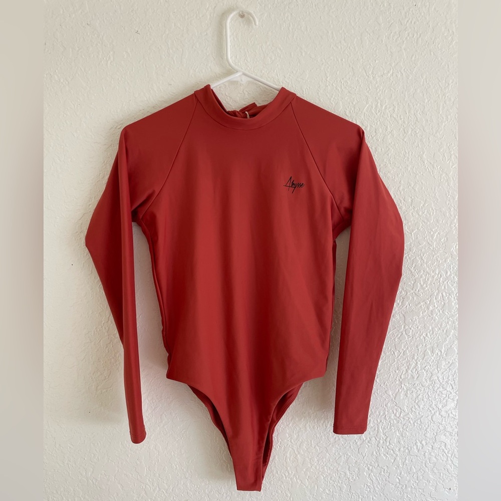 NWT Abysse Billie rash guard surf swimsuit